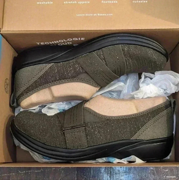 BZEES WOMENS NICHE SLIP ON SNEAKER - Picture 8 of 11